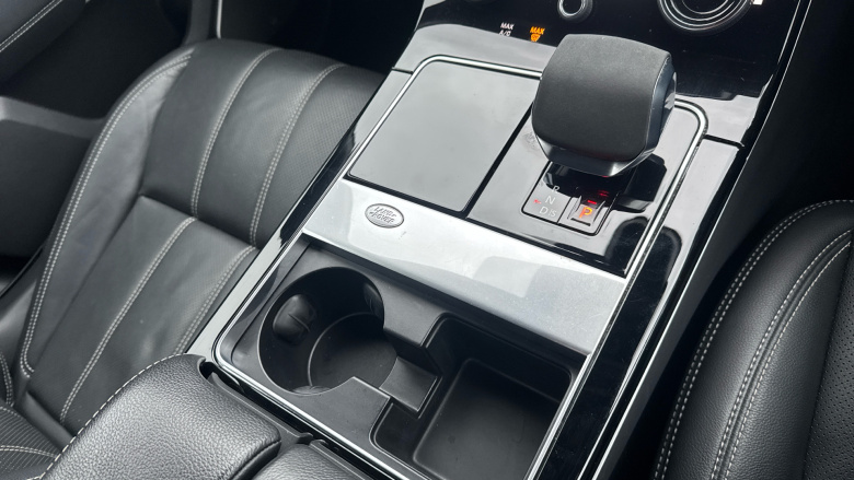 Land Rover Range Rover Velar 2.0 D200 R-Dynamic SE 5dr Auto Diesel Estate